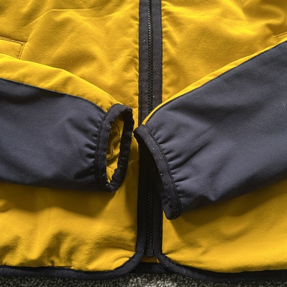 The North Face Lightweight Jacket - Picture 5 of 10